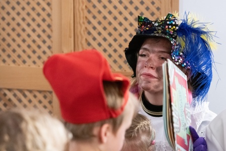 2025-11-23 Sint leest voor-62